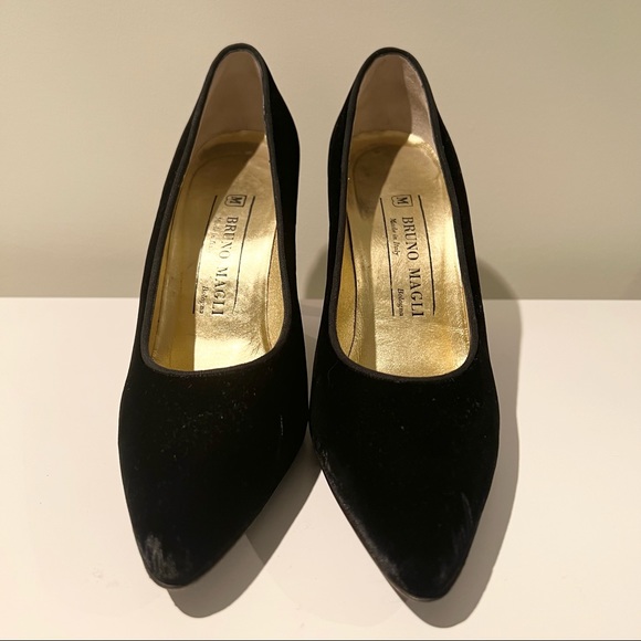 BRUNO MAGLI Black Suede Pumps - Picture 7 of 10